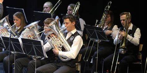 Bilde/illustrasjon om Bakke musikkkorps